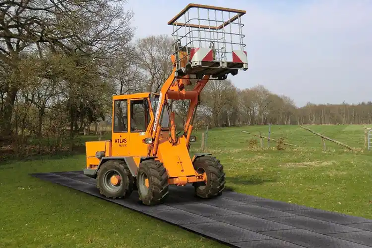 Schwerlastbodenmatte TERRAcargo mit Radlader befahrbar